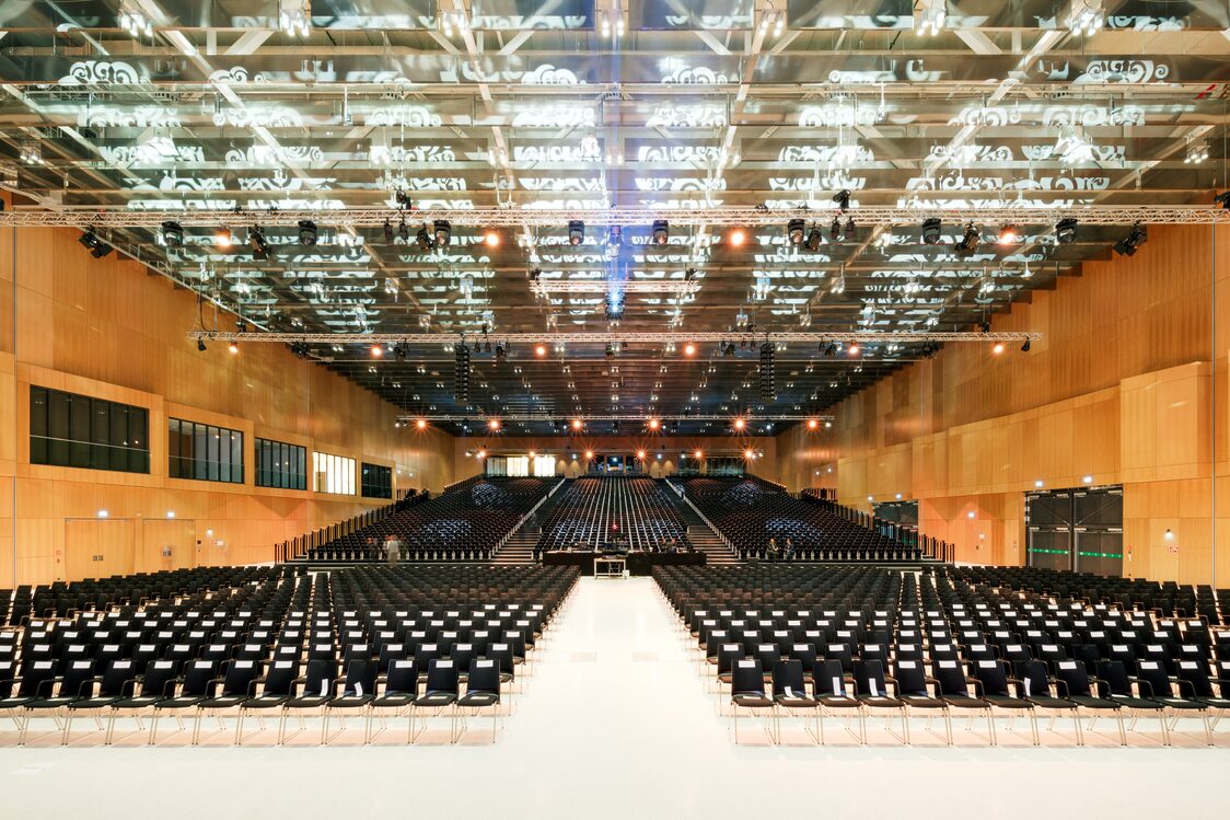 RMCC Halle Nord mit Tribüne
